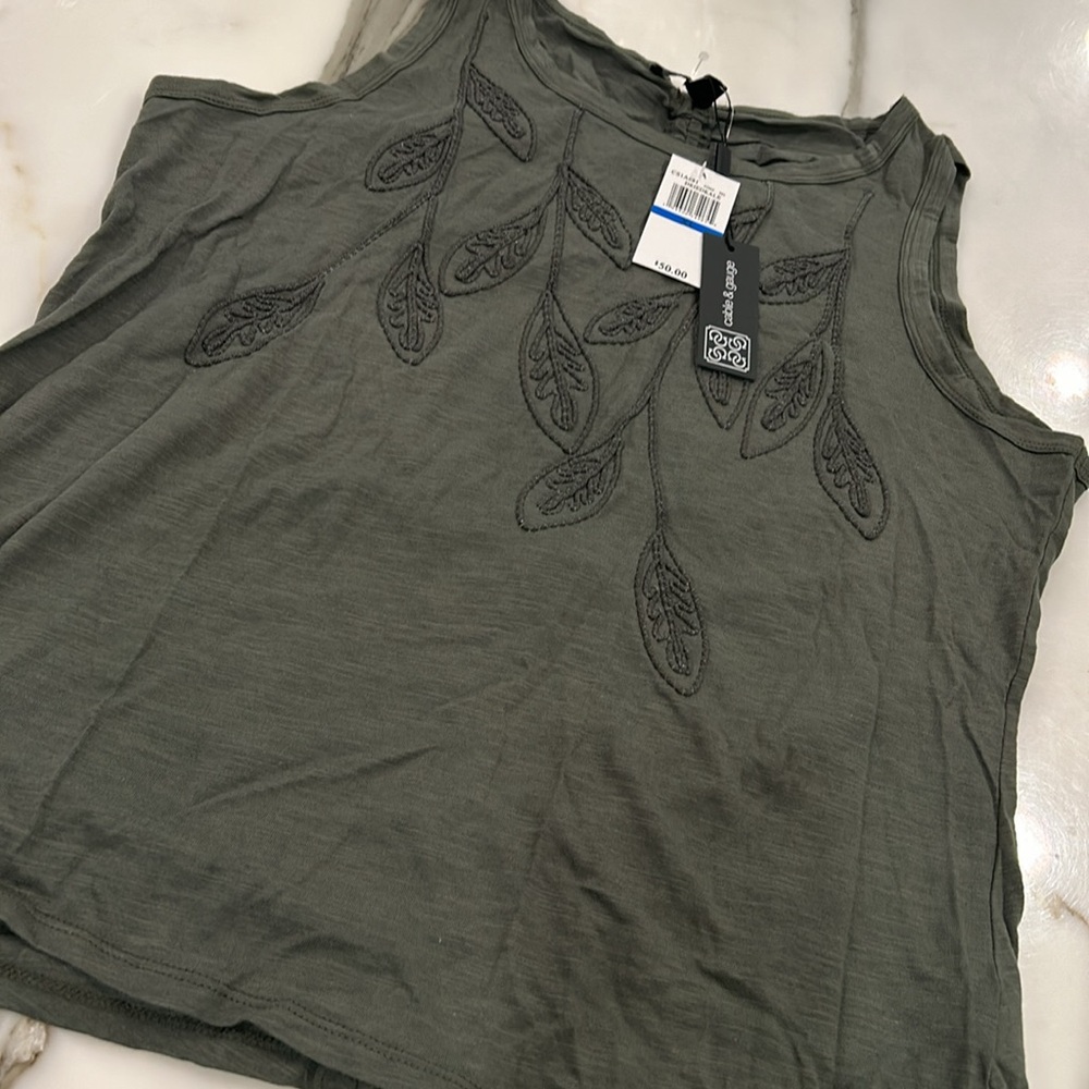 Cable & Gauge Olive Sleeveless Embroidered Sleeveless Top-XL - Picture 2 of 11